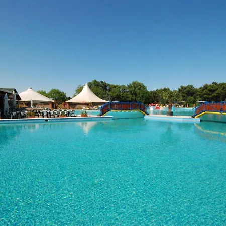 Holiday home Locazione Turistica Borsetti.16 *